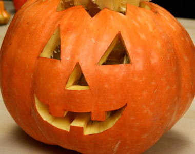 I “Boanerghes” contro Halloween e dicono “Appendi un volto di Santo alla porta”