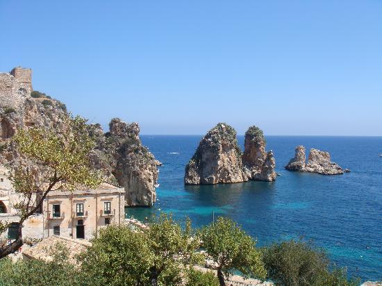 Il Tar Sicilia sospende le ordinanze del comune di Castellammare sull’apertura al pubblico della Tonnara di Scopello