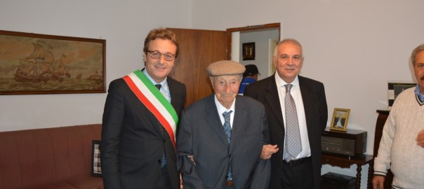 Il Sindaco festeggia i 104 anni di Mario Martino