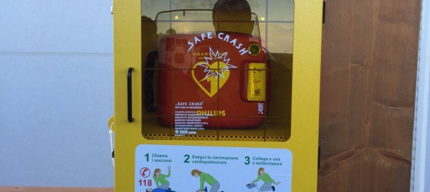 Installati tre defibrillatori automatici nelle aree portuali delle tre isole