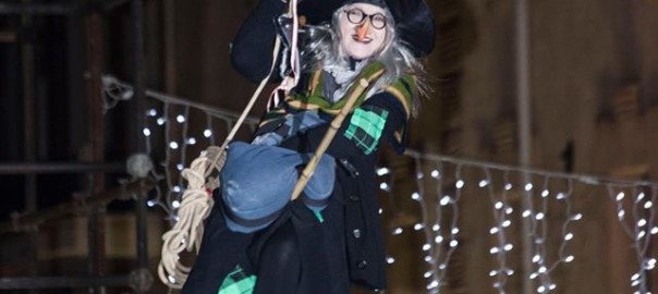 “Befana! Befana!”: domani, incitata dai bambini, la befana arriva su teleferica
