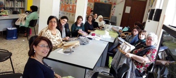 Dalle mani delle donne italiane e musulmane nascono i ricami