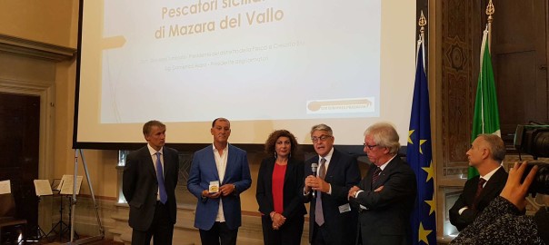 Consegnato il “Premio Cittadino Europeo 2017” ai pescatori di Mazara del Vallo per i salvataggi di migranti