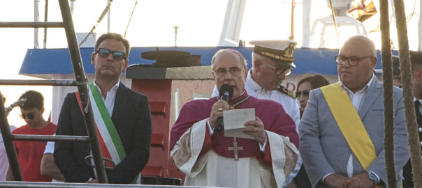 Festino San Vito, il vescovo: «riconciliarci con il Mediterraneo». Il monito di Mogavero: «non appiattirci su slogan di facile impatto»