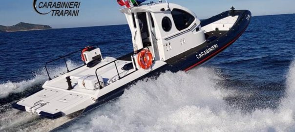 Donna salvata dai Carabinieri: non riusciva più a raggiungere la barca per la forte corrente