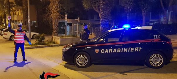 Gareggiano a forte velocità in via Fardella: denunciati 2 giovani dai carabinieri