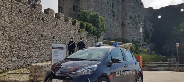 Controlli anti-covid dei carabinieri: a Salemi chiusa una pizzeria. Ad Erice un uomo va al ristorante senza super green pass
