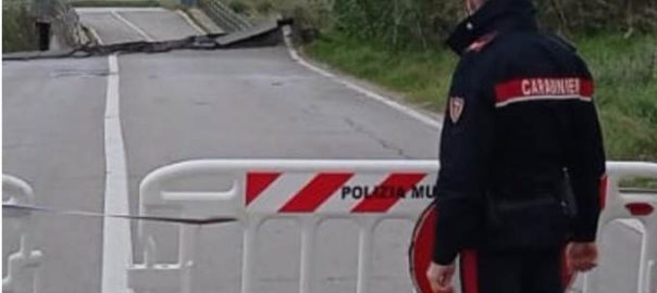 I Carabinieri stanno eseguendo diversi interventi di soccorso a causa delle conseguenze delle abbondanti piogge