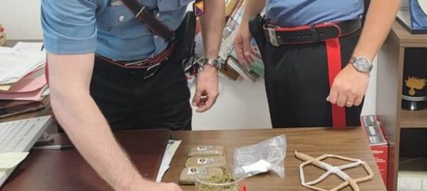 I carabinieri trovano cocaina, hashish e marijuana in un dammuso: due arresti