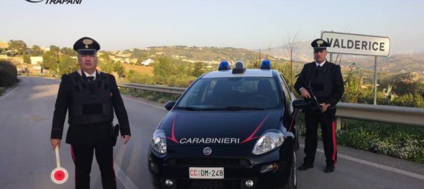 Denunciati dai Carabinieri i presunti responsabili del danneggiamento delle fioriere