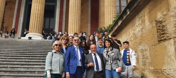 L’ I.C. Lombardo Radice-Pappalardo educa alla Legalità partecipando al Teatro Massimo di Palermo alla Manifestazione “Mafie 3.0”