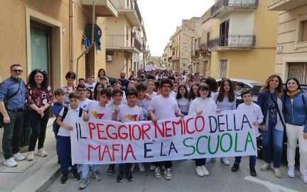Nel giorno della strage Falcone, primo corteo della legalità promosso dalle scuole cittadine