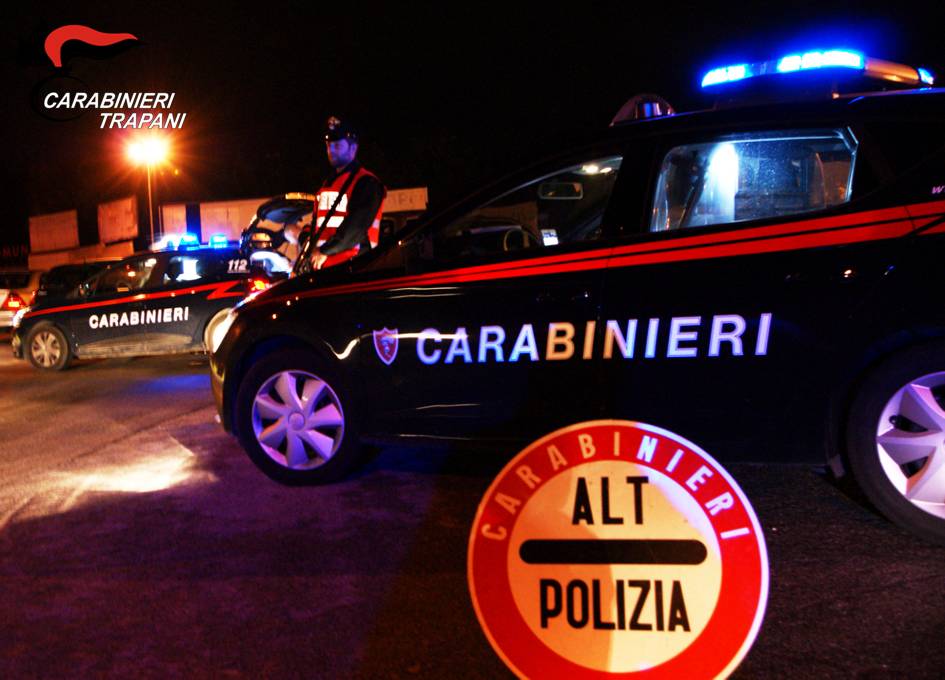 Non si ferma all’Alt dei Carabinieri. Denunciato un 29enne di Alcamo