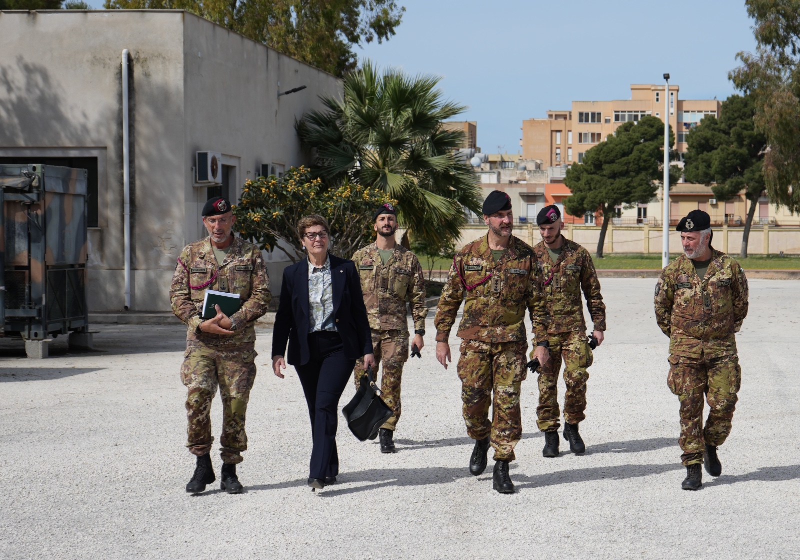 Il Prefetto di Trapani, Daniela Lupo, in visita al 6° Reggimento bersaglieri