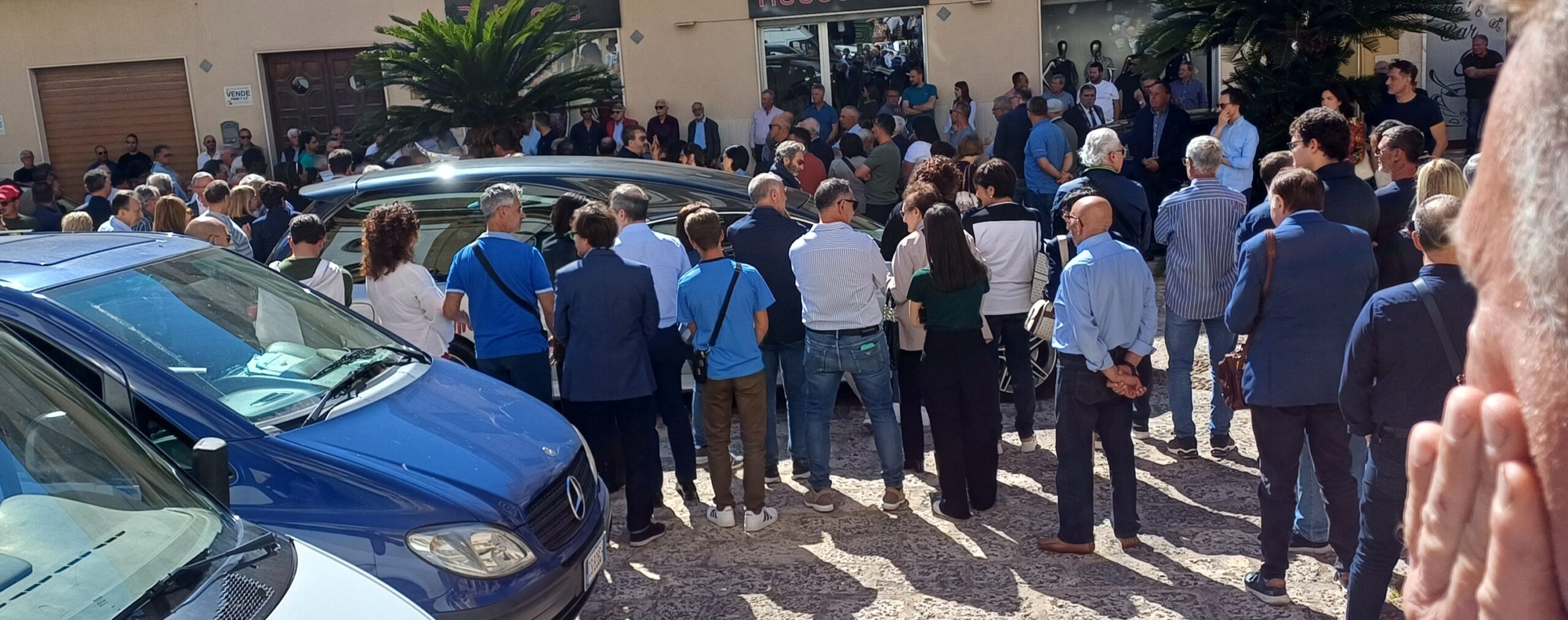 Tantissime persone per l’ultimo saluto ad Antonino Asaro
