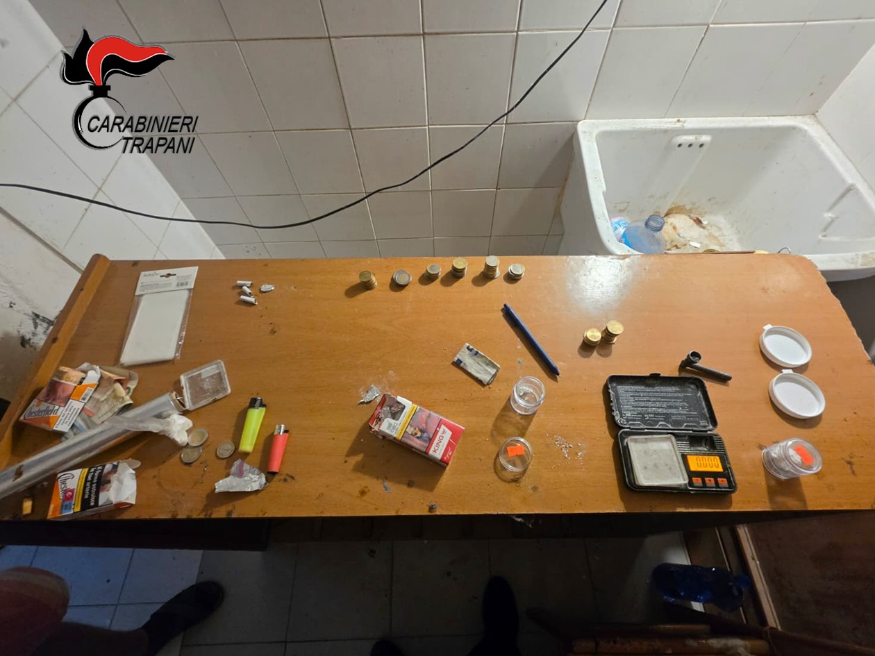 Chiusa piazza di spaccio al Rione Palme. Arrestato un trapanese dai Carabinieri